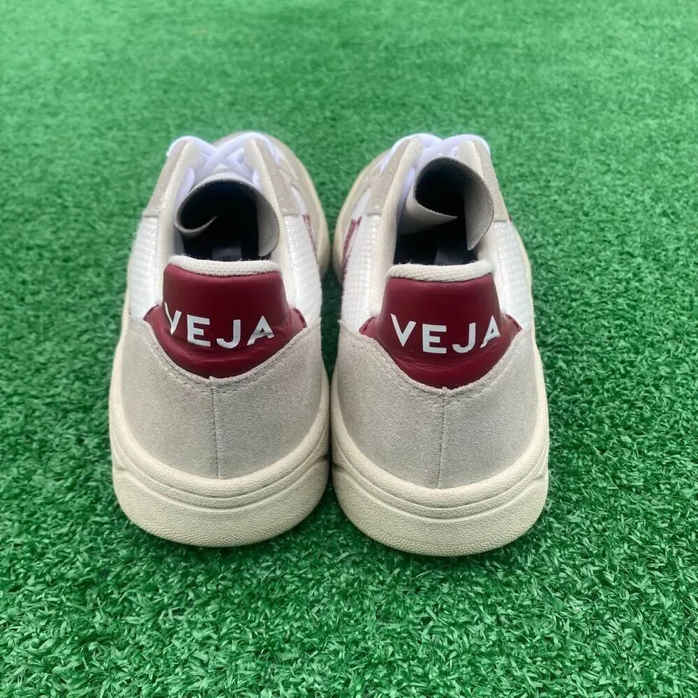 VEJA V-10 - Women’s Sneakers Shoes - SIZE 9